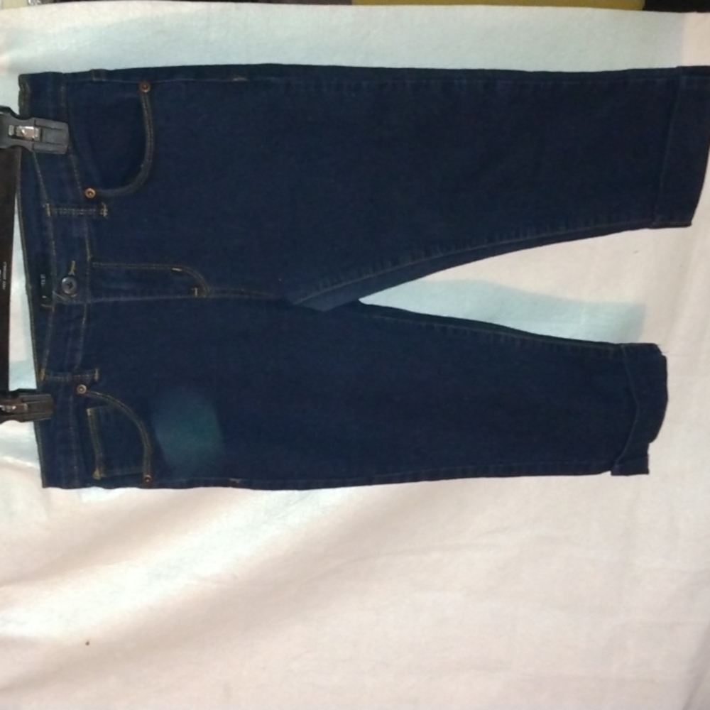 LAST CHANCE SALE! Forever 21 Peddle pusher jeans